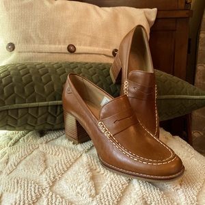 Sperry. Seaport Penny Heal.  Size 8. New.